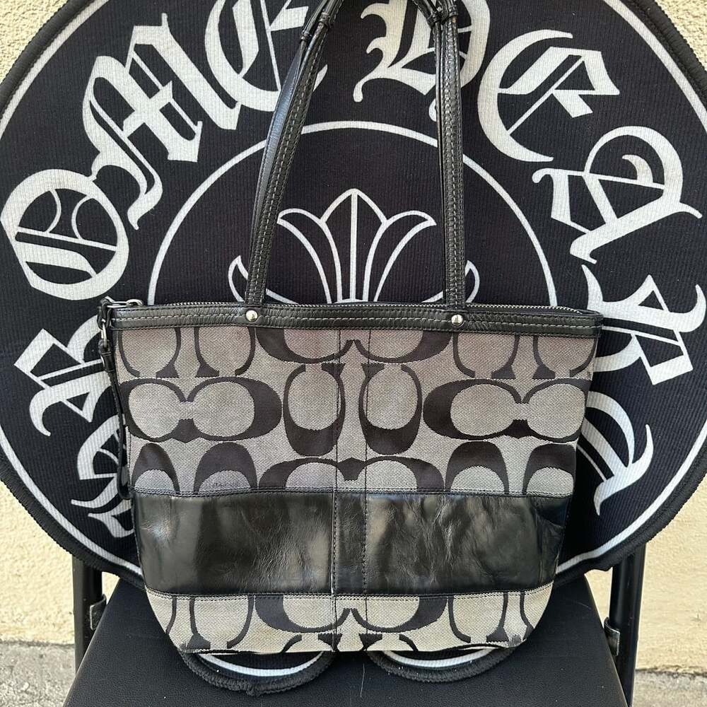 Coach Bleecker Signature Jacquard Medium Zip Tote